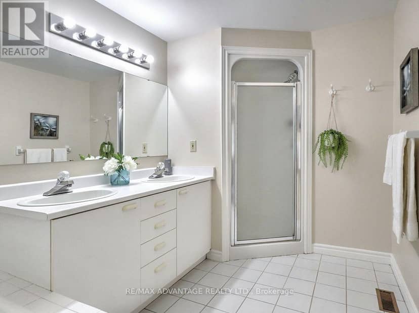 34 - 70 Sunnyside Drive — photo 28 of 40
