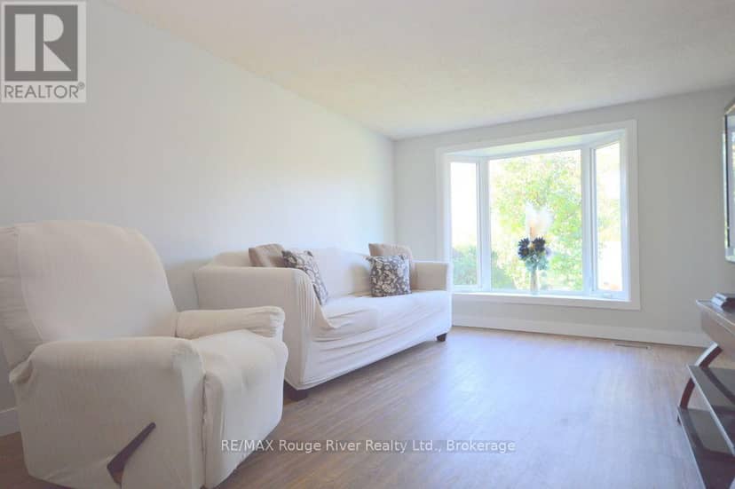 1084 Norman Crescent, Oshawa, photo 5