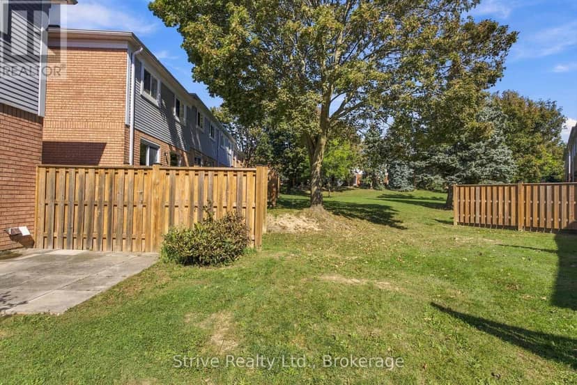 174 - 10 Bassett Boulevard E — photo 37 of 38