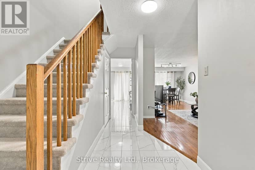 174 - 10 Bassett Boulevard E, Whitby, photo 6