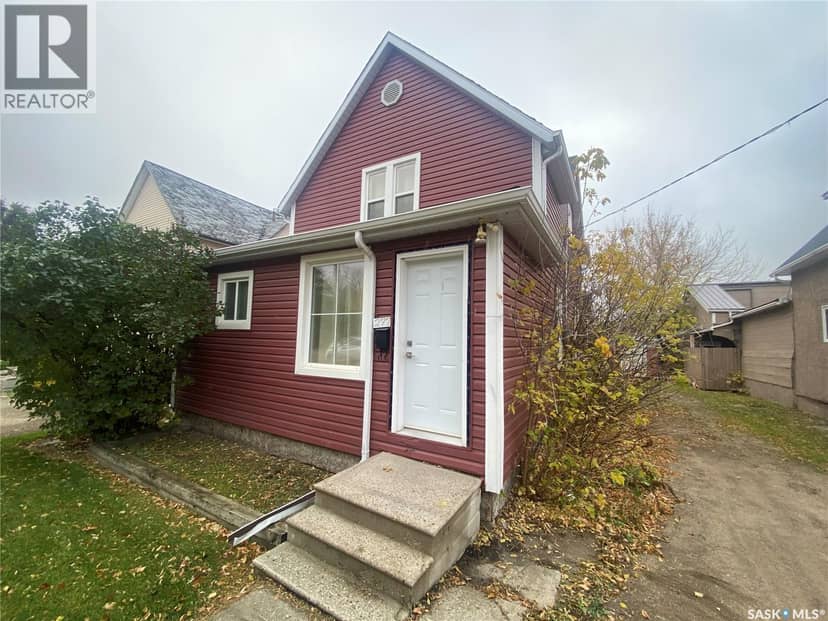 277 Fourth AVENUE N — photo 1 of 26