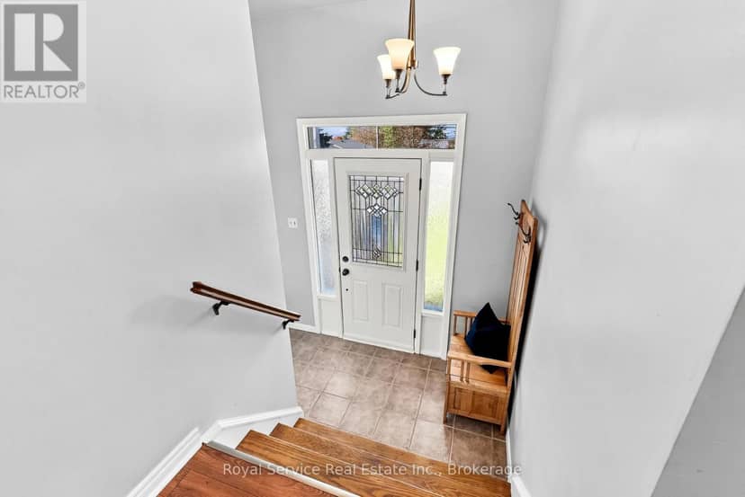 38 Burnham Avenue — photo 9 of 40