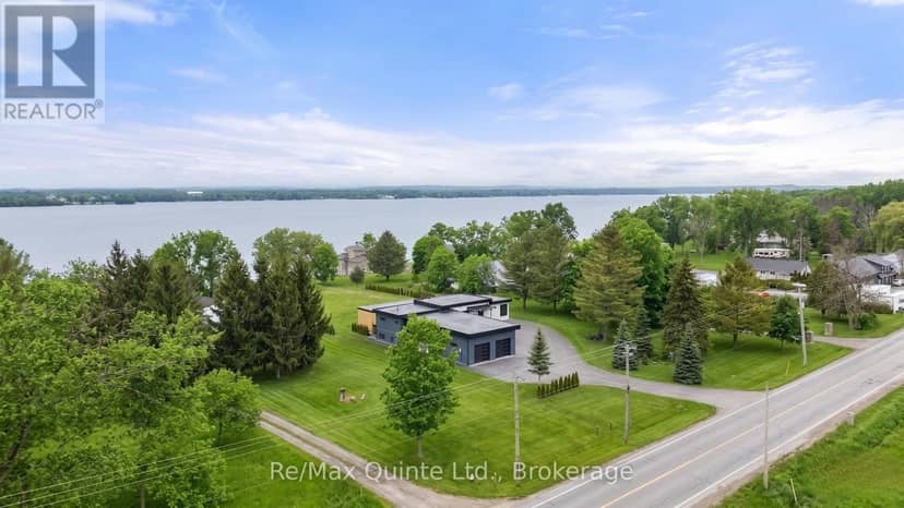 2528 County Road 3, Prince Edward County