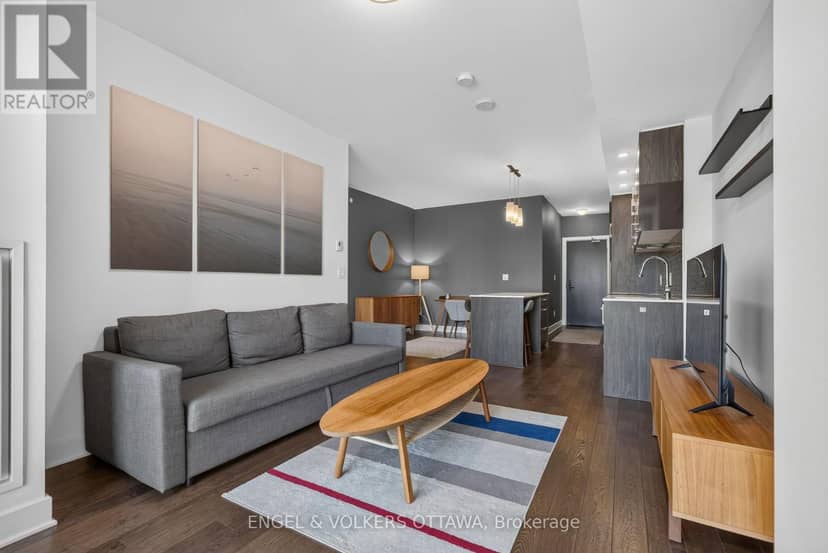 816 - 255 Bay Street — photo 14 of 30