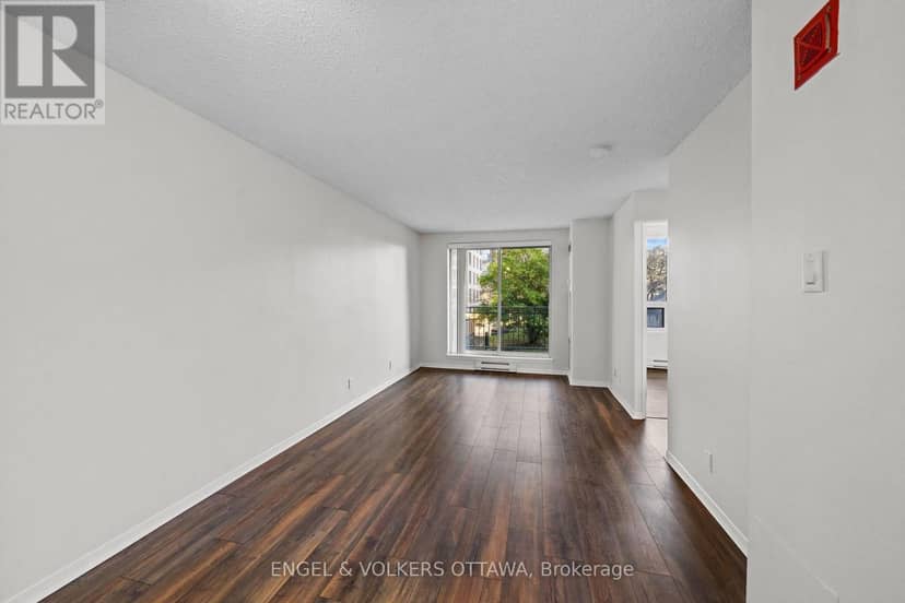 318 - 45 Holland Avenue — photo 15 of 40