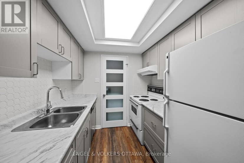 318 - 45 Holland Avenue — photo 18 of 40