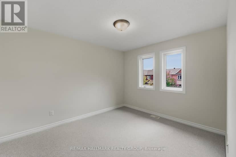 112 Akita Walk — photo 20 of 30