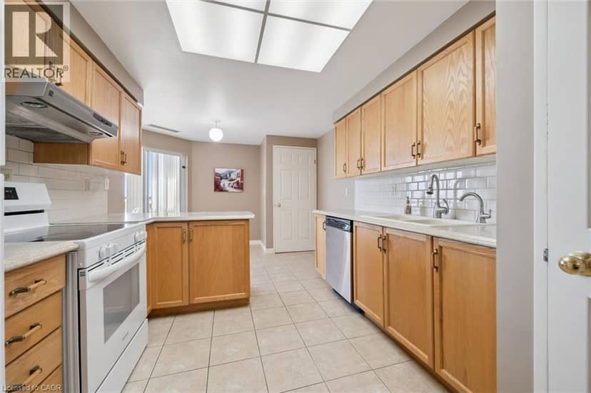 265 WESTCOURT Place Unit# PH04 — photo 19 of 40