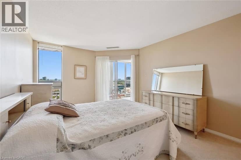 265 WESTCOURT Place Unit# PH04 — photo 34 of 40