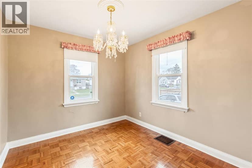 748 Alexander STREET — photo 14 of 25
