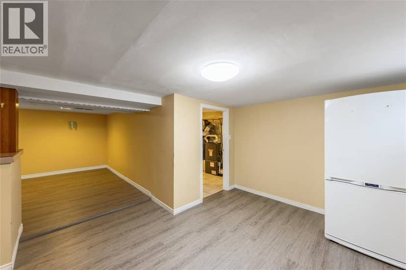 748 Alexander STREET — photo 21 of 25