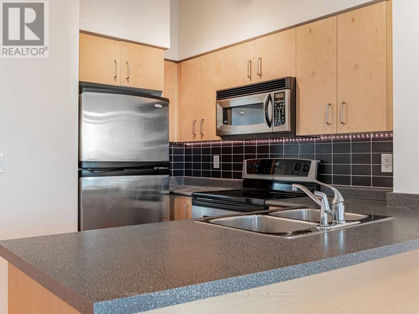 2806 - 219 Fort York Boulevard — photo 9 of 31