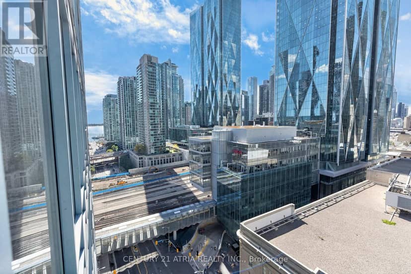 1605 - 8 The Esplanade — photo 25 of 34