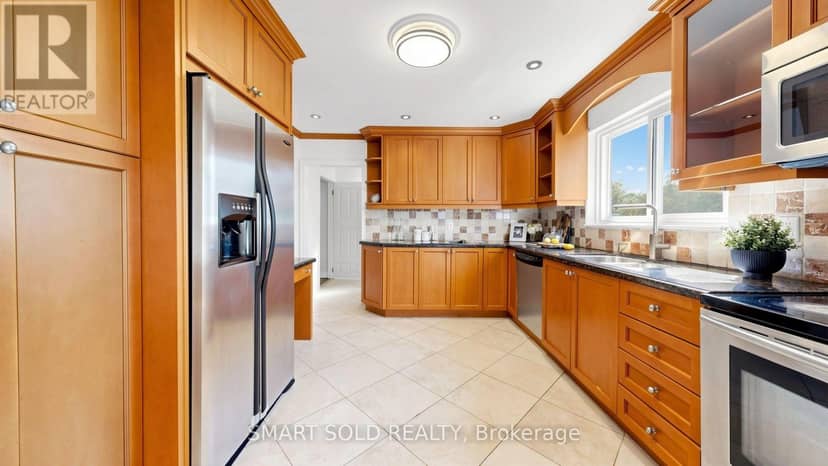 210 Shaughnessy Boulevard, Toronto, photo 7