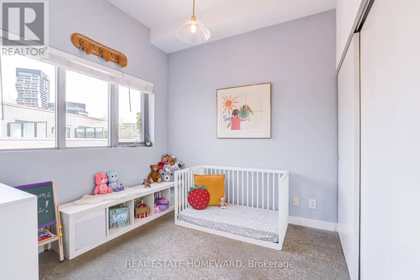 310 - 549 King Street E — photo 13 of 26