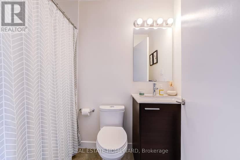 310 - 549 King Street E — photo 15 of 26