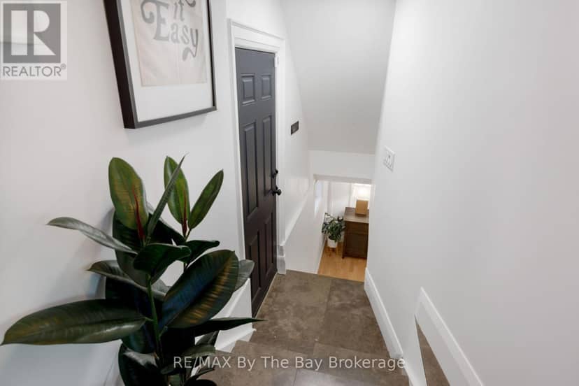 44 Rambert Crescent — photo 29 of 40