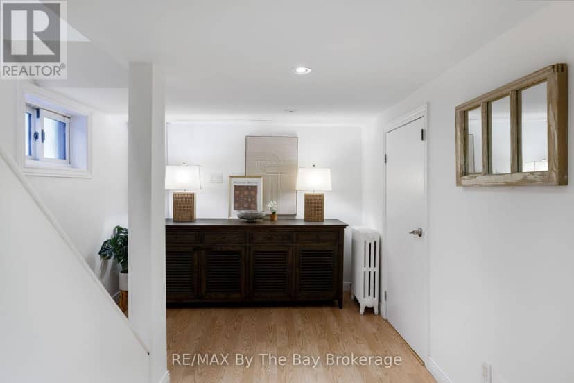 44 Rambert Crescent — photo 30 of 40