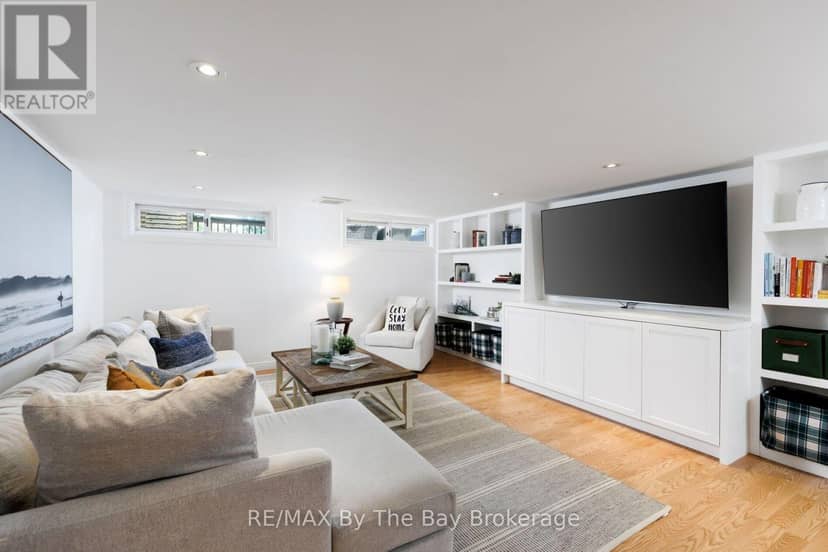 44 Rambert Crescent — photo 31 of 40