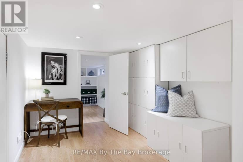 44 Rambert Crescent — photo 33 of 40