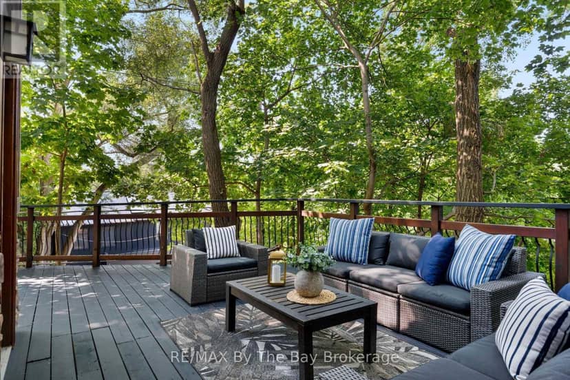 44 Rambert Crescent — photo 36 of 40