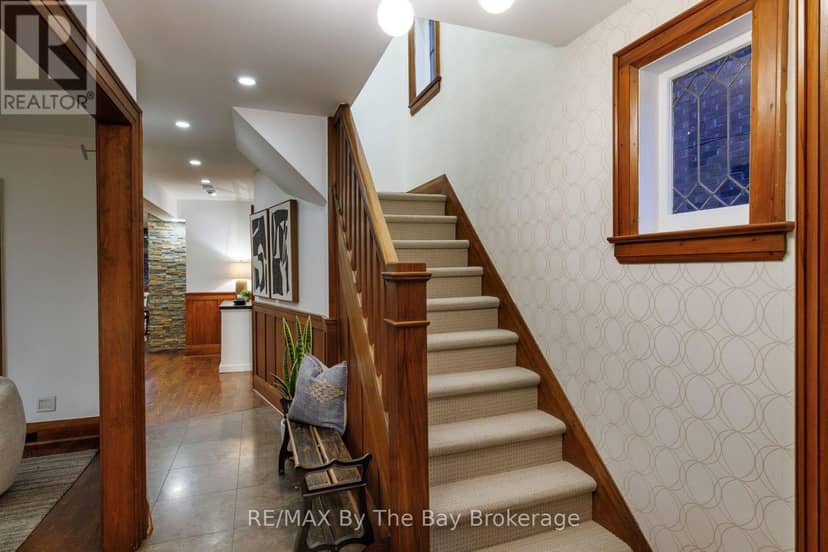 44 Rambert Crescent, Toronto, photo 4