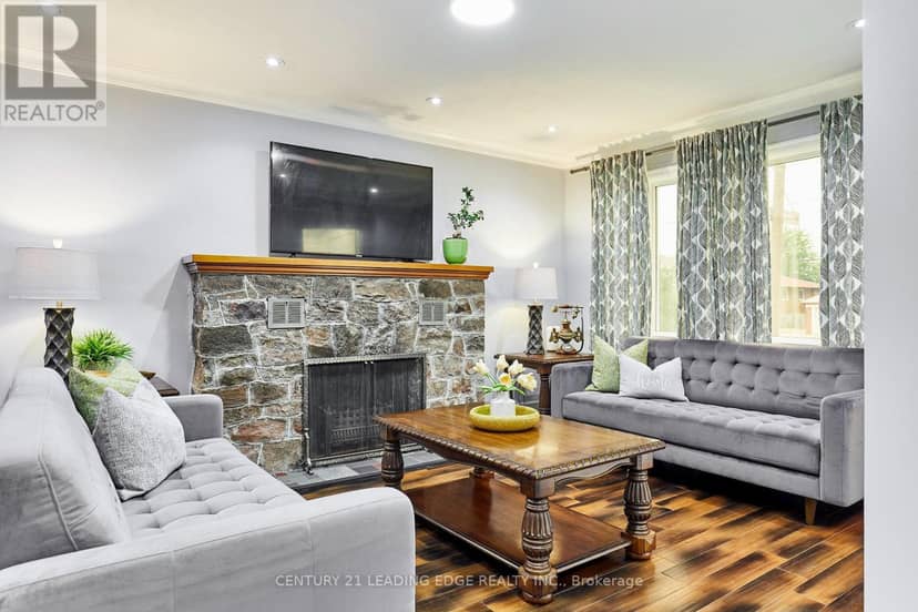16 McCowan Road — photo 9 of 36