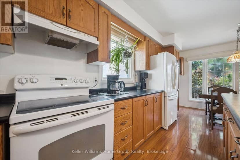 28 Peglar Crescent — photo 11 of 37