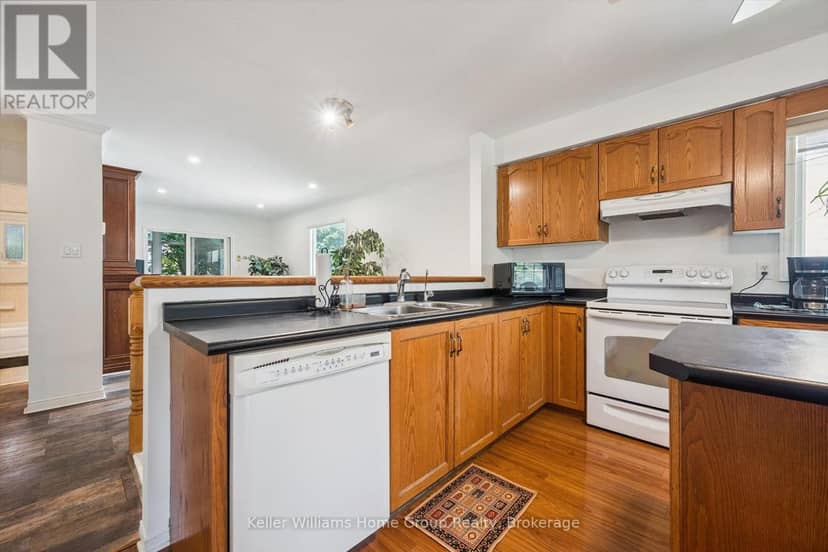 28 Peglar Crescent — photo 12 of 37