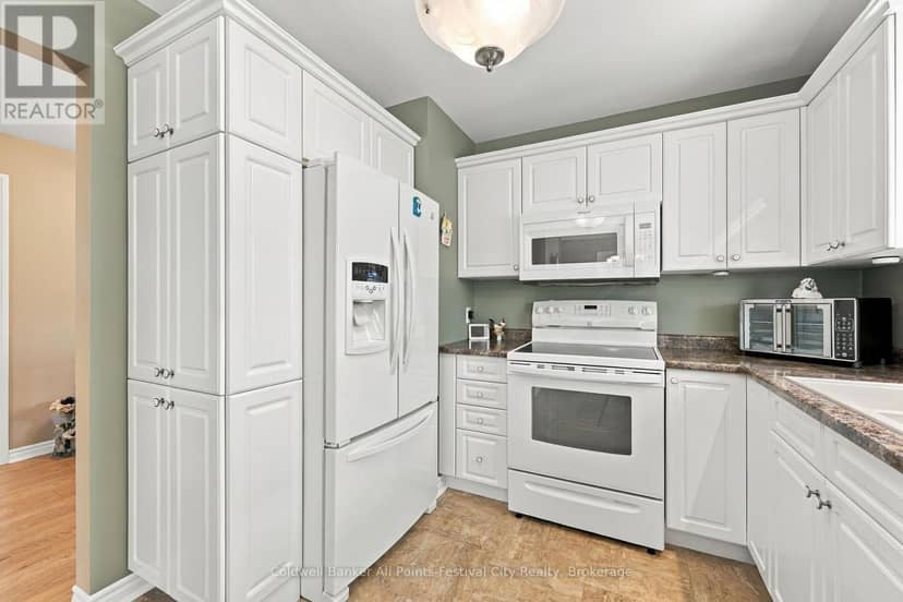 407 Warren Street — photo 16 of 40