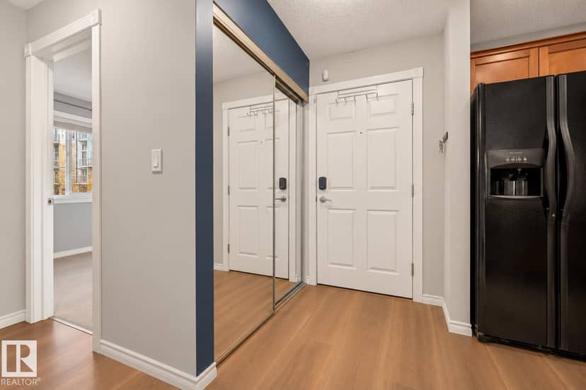 #101 12110 106 AV NW, Edmonton, photo 2