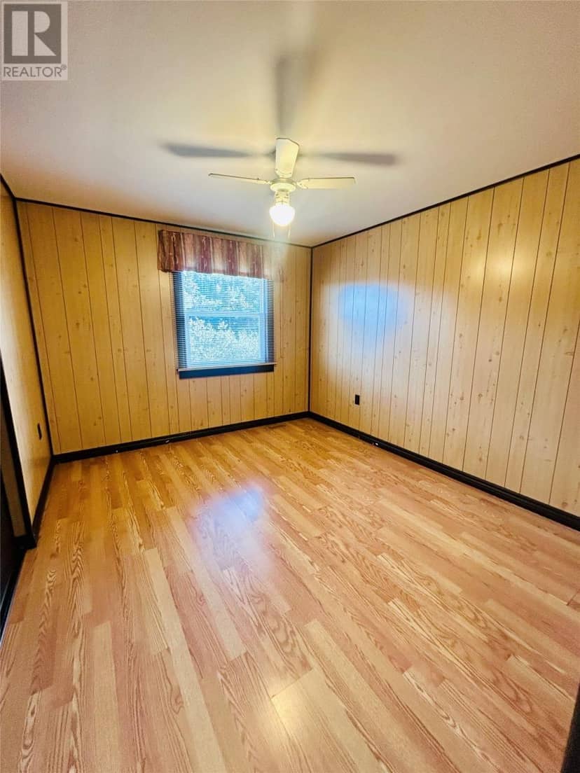 1586-1590 Main Road — photo 13 of 36
