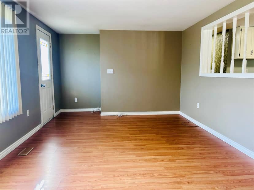 1586-1590 Main Road — photo 5 of 36