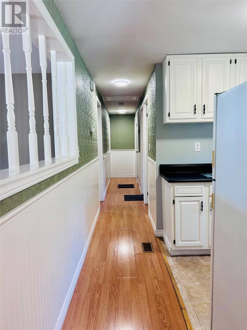 1586-1590 Main Road — photo 8 of 36