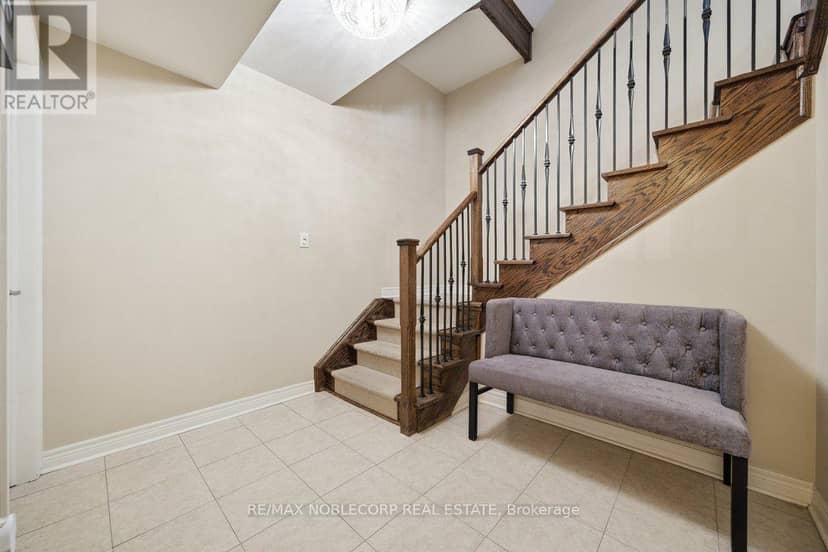 37 - 8900 Bathurst Street — photo 35 of 40