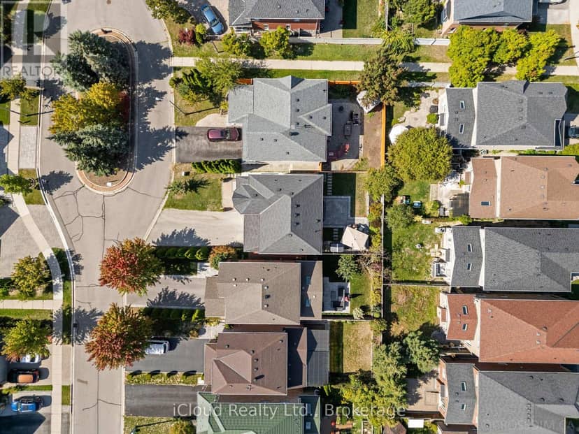 60 Tuscana Boulevard — photo 7 of 40