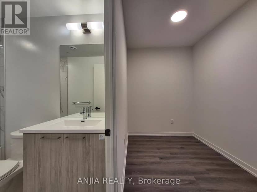 4015 - 225 Commerce Street — photo 11 of 33