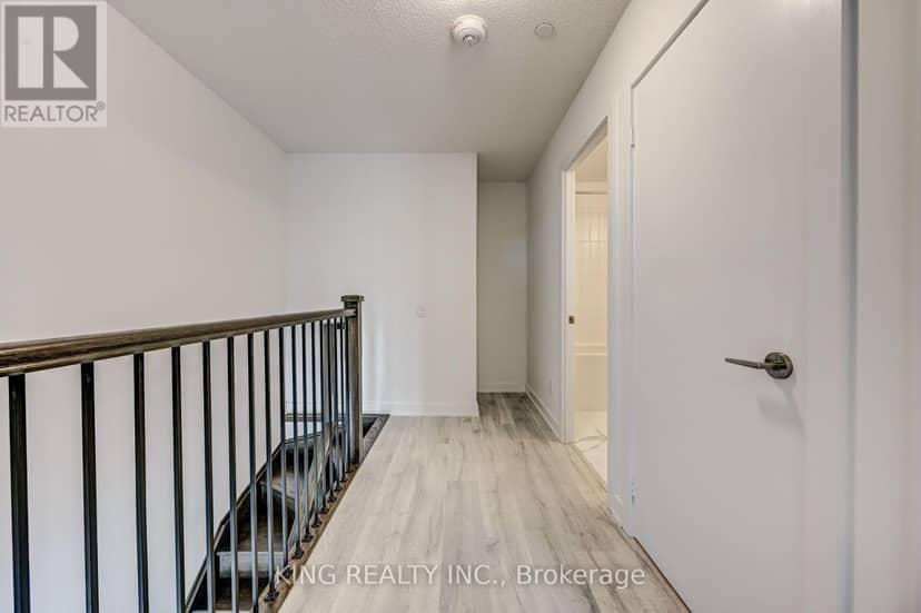 133 - 251 Manitoba Street — photo 24 of 35