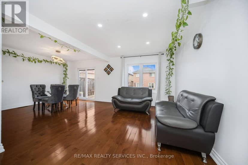 19 Wayne Nicol Drive, Brampton, photo 6