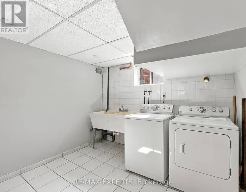 12 Paradelle Crescent — photo 29 of 40