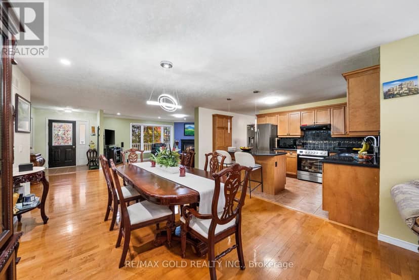 15252 Chinguacousy Road — photo 11 of 40