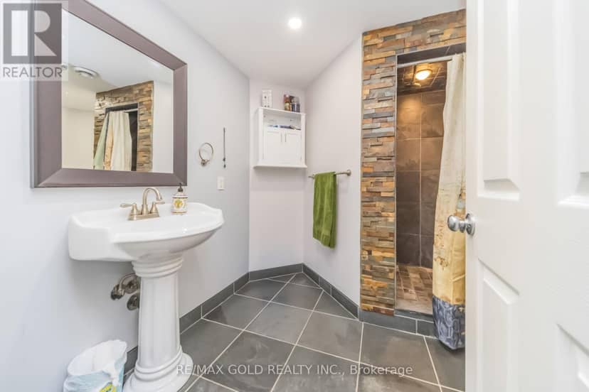 15252 Chinguacousy Road — photo 34 of 40