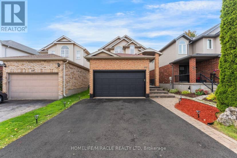 133 Steepleridge Street, Kitchener, photo 2