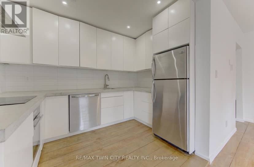 67 Louisa Street — photo 17 of 40