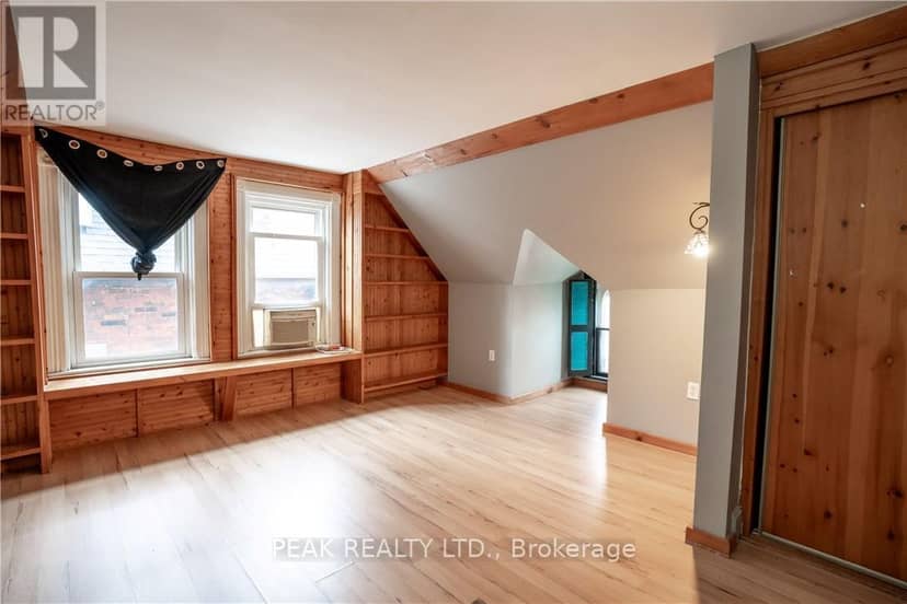 127 East Avenue S — photo 17 of 36