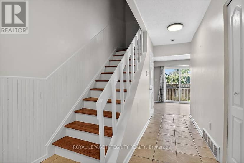 427 Moodie Drive — photo 15 of 31