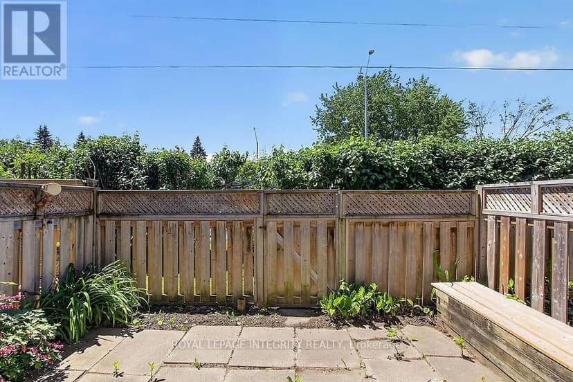 427 Moodie Drive — photo 28 of 31