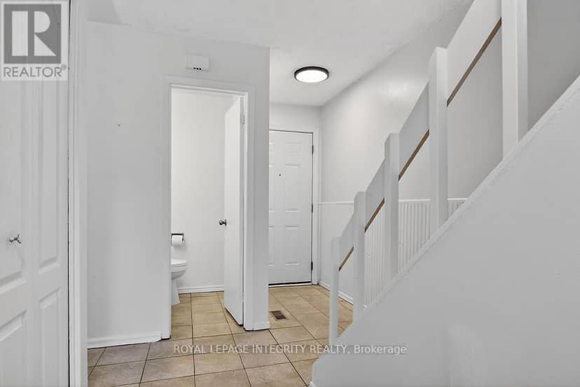 427 Moodie Drive — photo 4 of 31