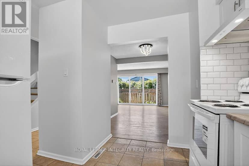 427 Moodie Drive — photo 7 of 31