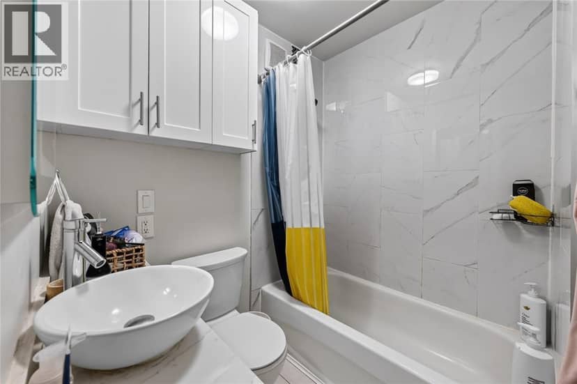 109 Sutton STREET — photo 13 of 19